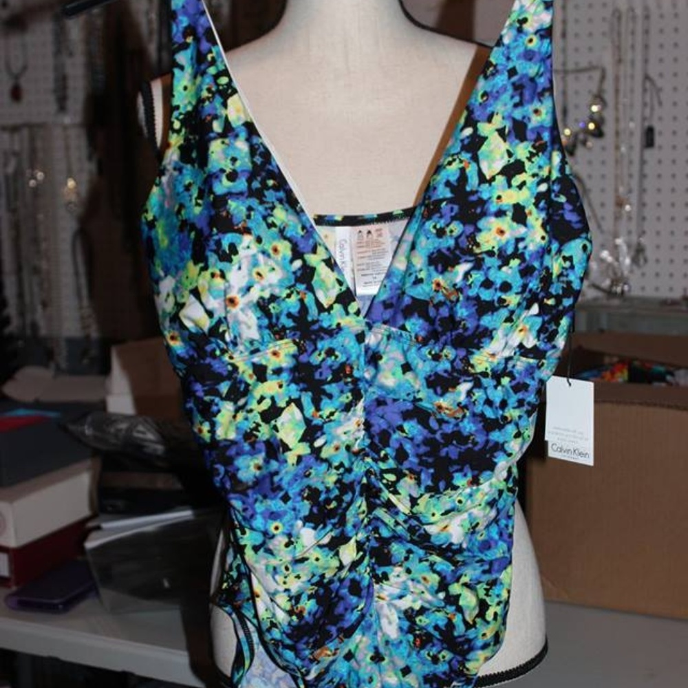 Calvin Klein Maillot One-piece Swimsuit - Size 14